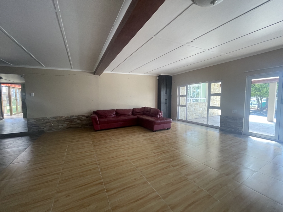 4 Bedroom Property for Sale in Cove Ridge East Eastern Cape